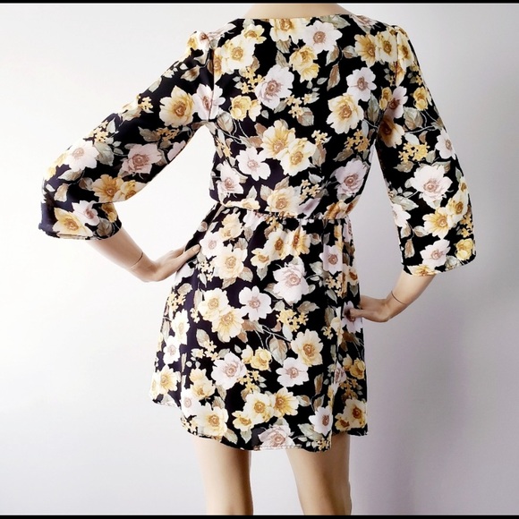 Black/yellow 3/4 sleeve floral skater dress Size M - Picture 3 of 3